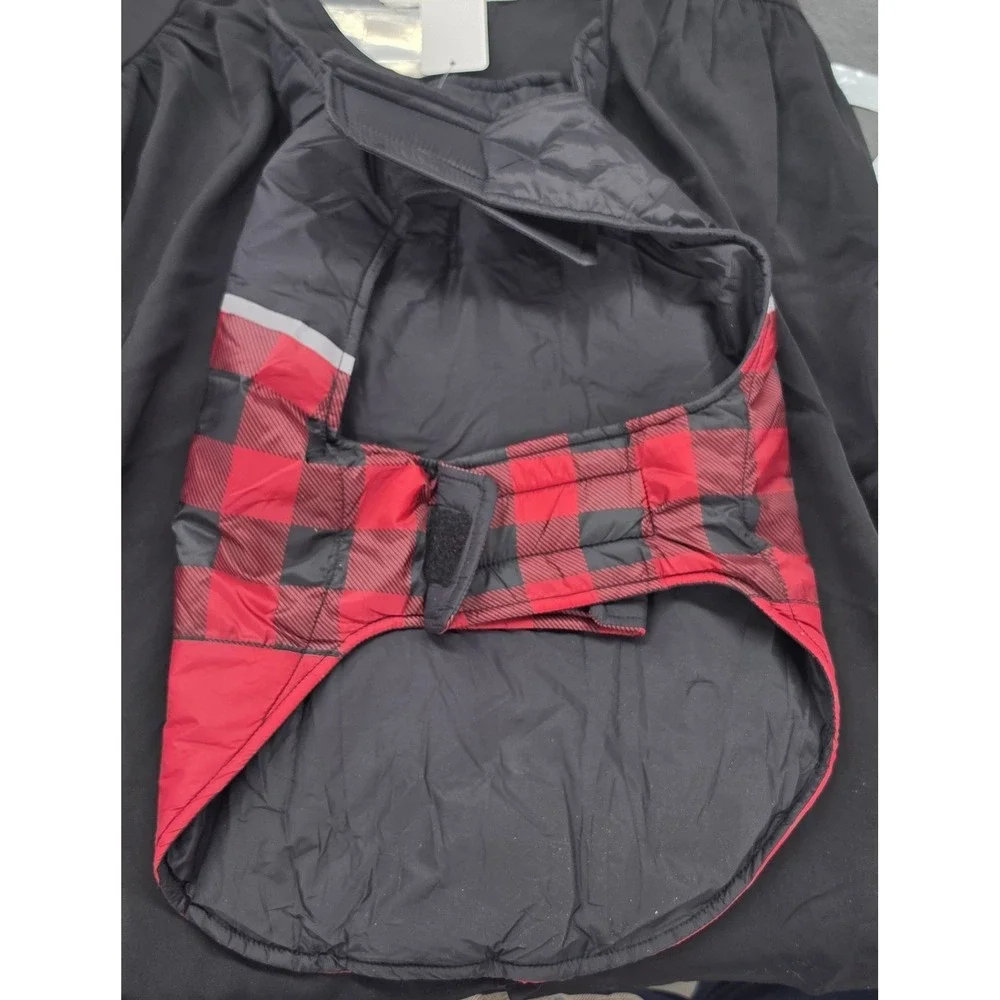 NWT L Dog Puffer Vest Red Black Buffalo Plaid Insulated Jacket‎